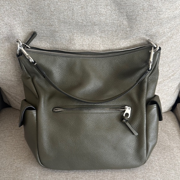 Coach Green Crossbody Bag with Leather Material and Silver Hardware - Picture 2 of 12